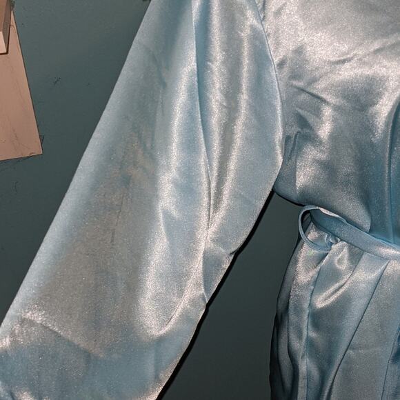 NWOT Baby blue‎ satin robe - Picture 6 of 6